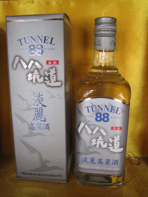 八八坑道淡麗42度高梁酒