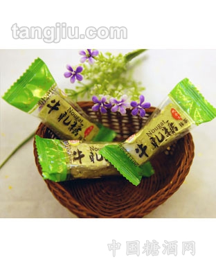 抹茶牛軋?zhí)? /></div>
                            <p>
                                抹茶牛軋?zhí)?/p>
                        </a></li>
                        <li><a href='http://m.mfedex.com/productshow/offerdetail/38-1203-0-154229.html' title='蔓越莓牛軋?zhí)?
                            target=